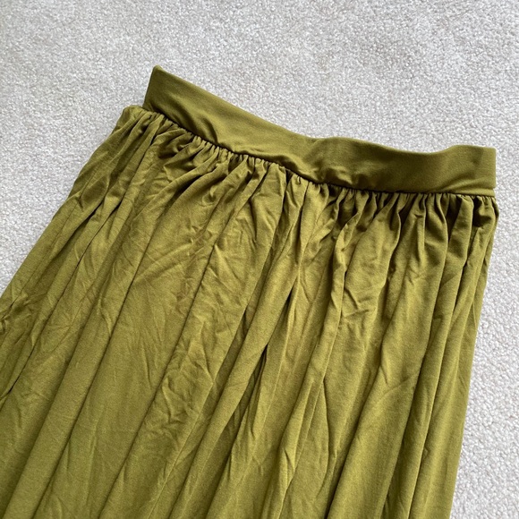 Olive Maxi Skirt - Picture 4 of 8